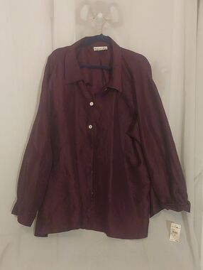 Nordstrom Women's Button-Up 100% Silk Blouse in Deep Plum
